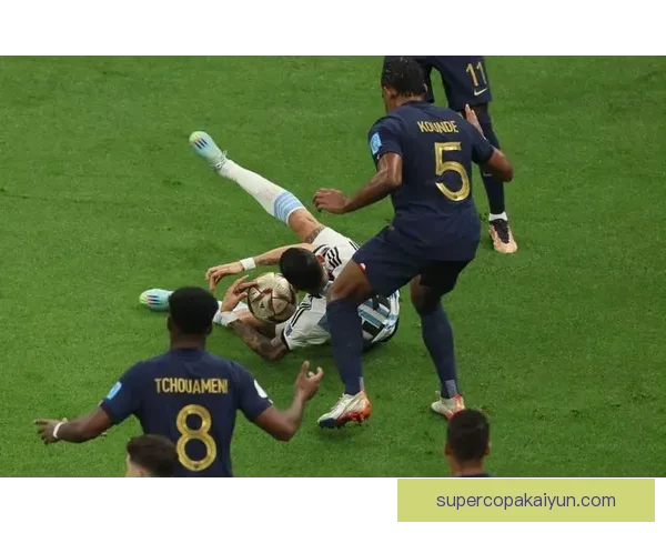 塔利亚菲科在阿根廷国家队的表现持续稳健，备受关注。